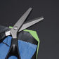 ✂️ מספריים רב‑תכליתיים עם שיניים משוננות – חותכות מספר שכבות בד, יוצרות תבנית זיגזג. פלדת אל‑חלד, אחיזה נוחה – מושלמים לקווילטינג ולתפירה! 🧵💪