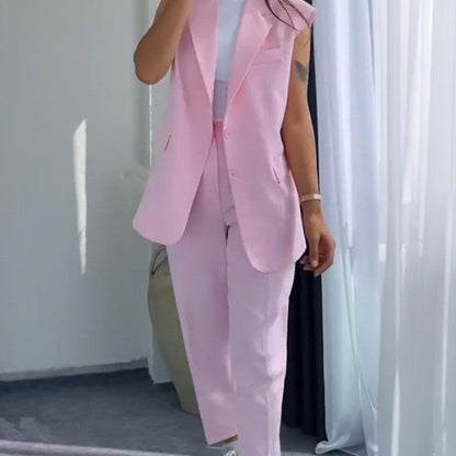 סט בלייזר מסוגנן ללא שרוולים ומכנסיים בגזרה גבוהה לנשים